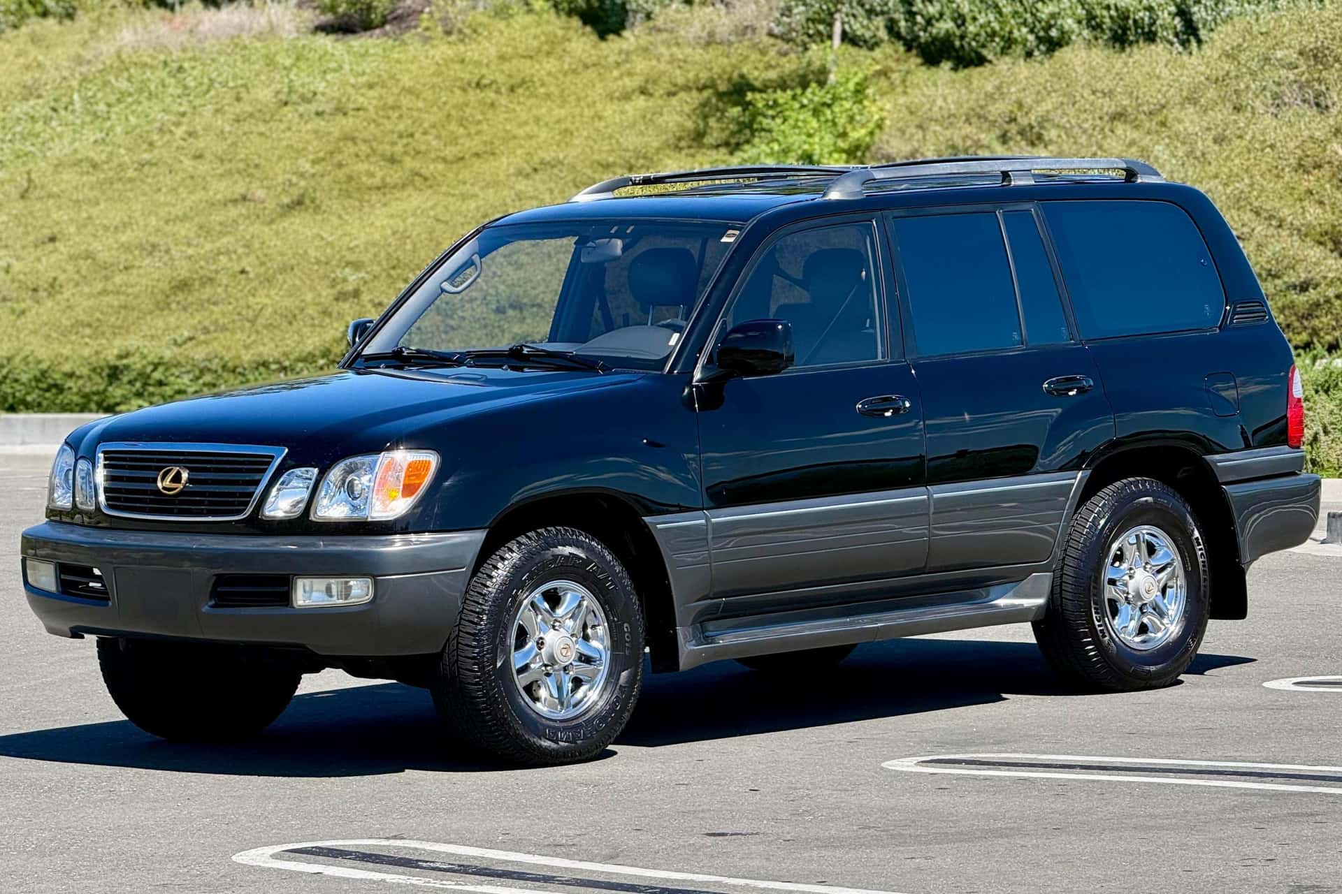 1998 Lexus LX sold for $10,200