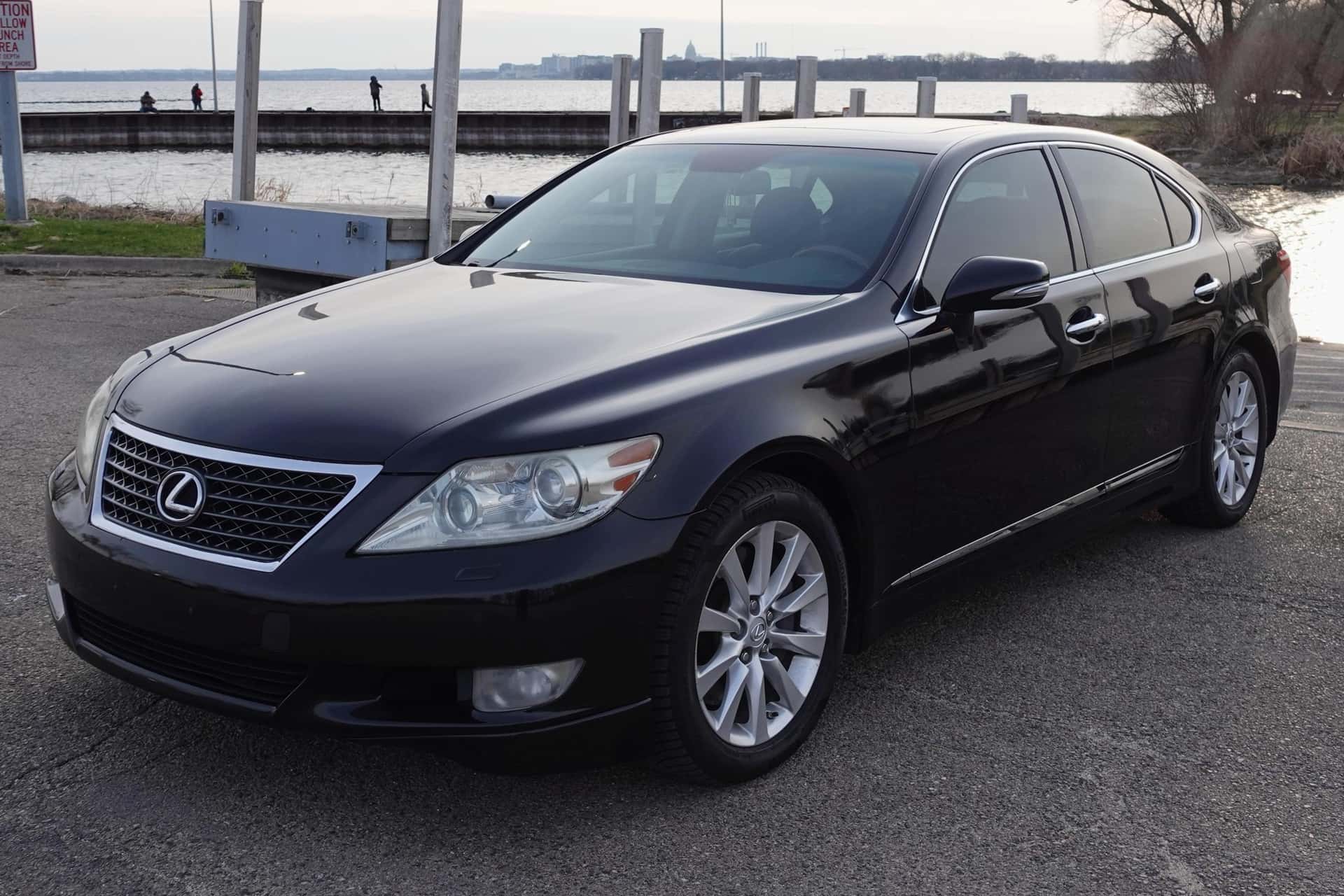 2011 Lexus LS sold for $6,800
