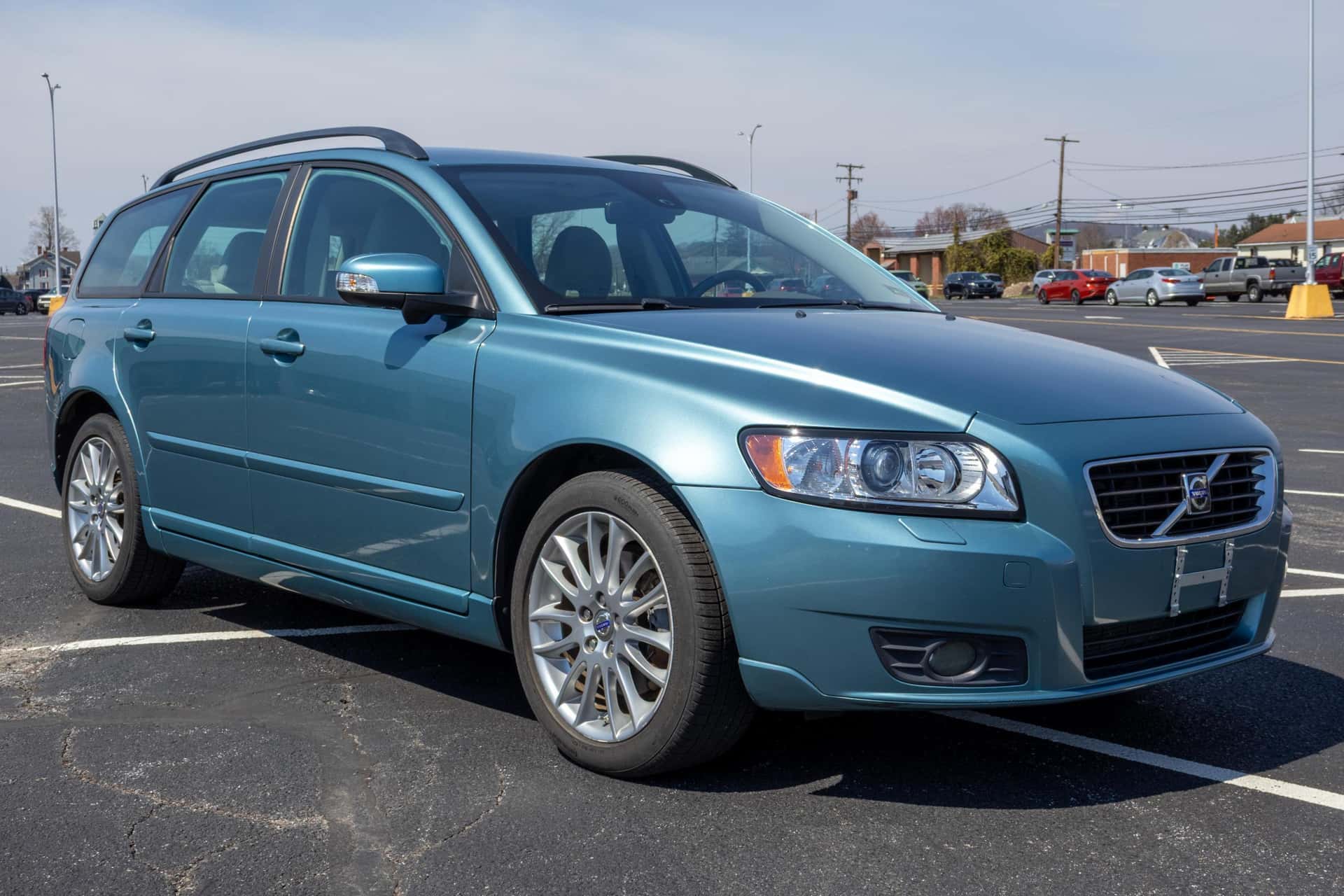 2010 Volvo V50 sold for $5,300