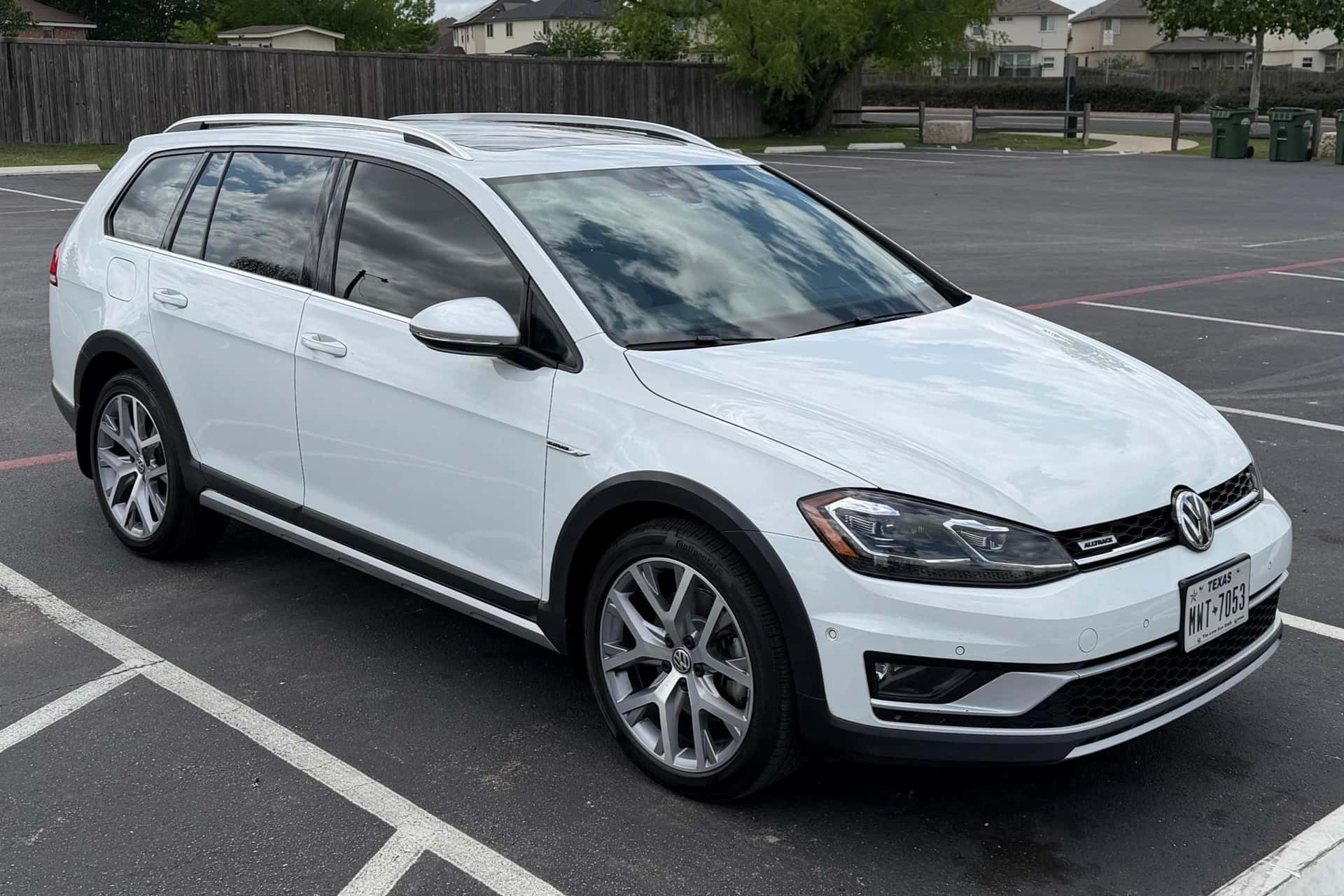 2019 Volkswagen Golf sold for $19,250
