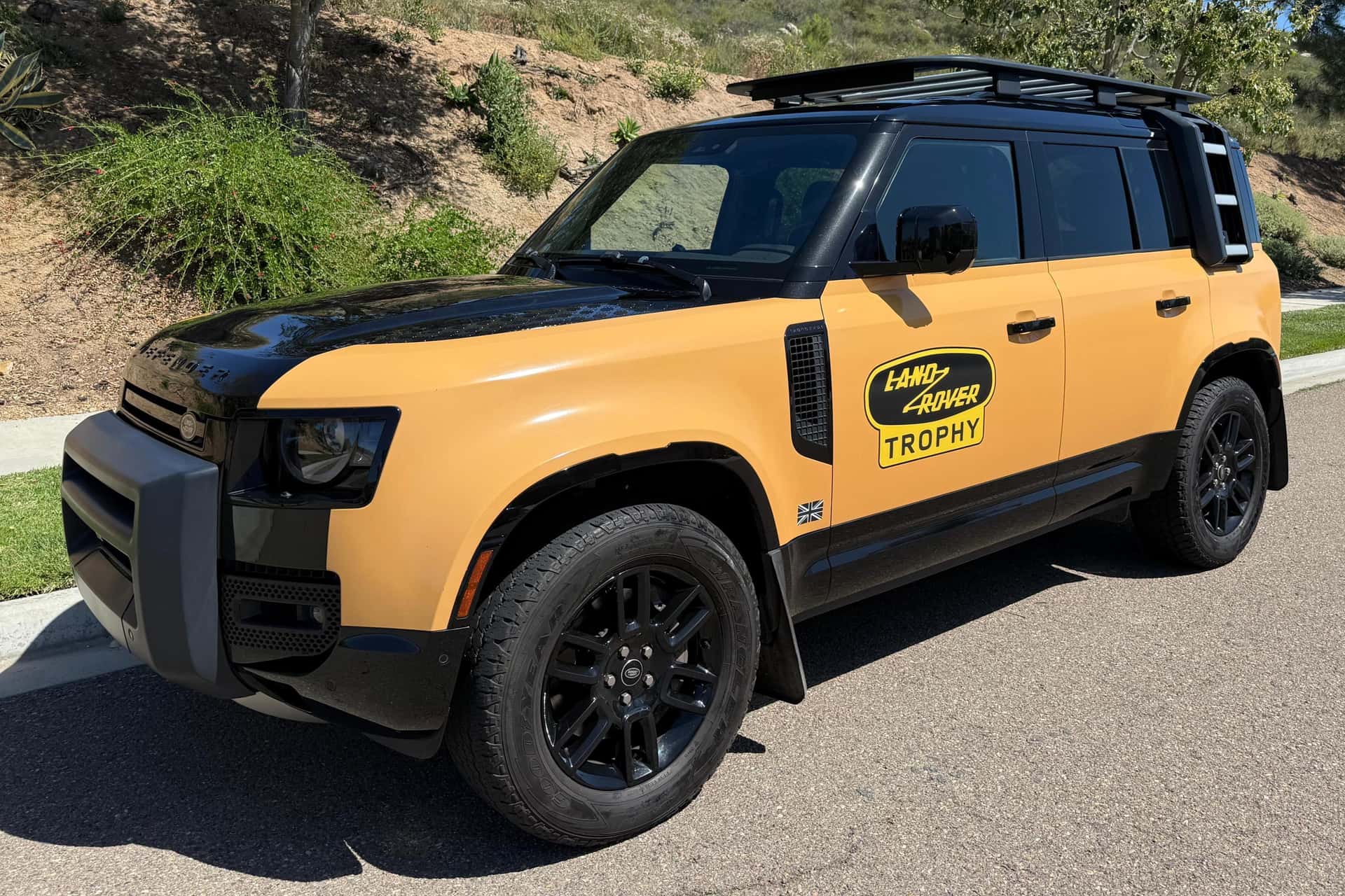 2022 Land Rover Defender sold for $43,250