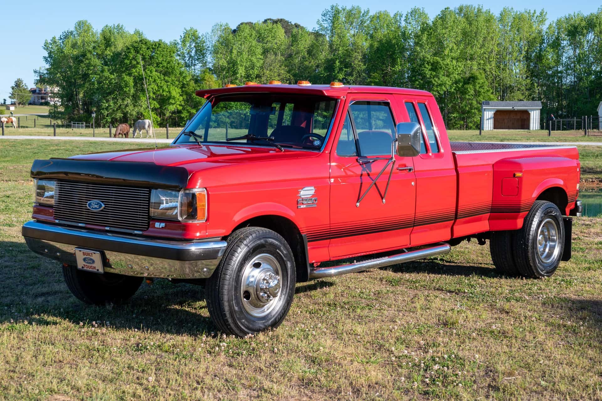 1990 Ford Super Duty sold for $11,000