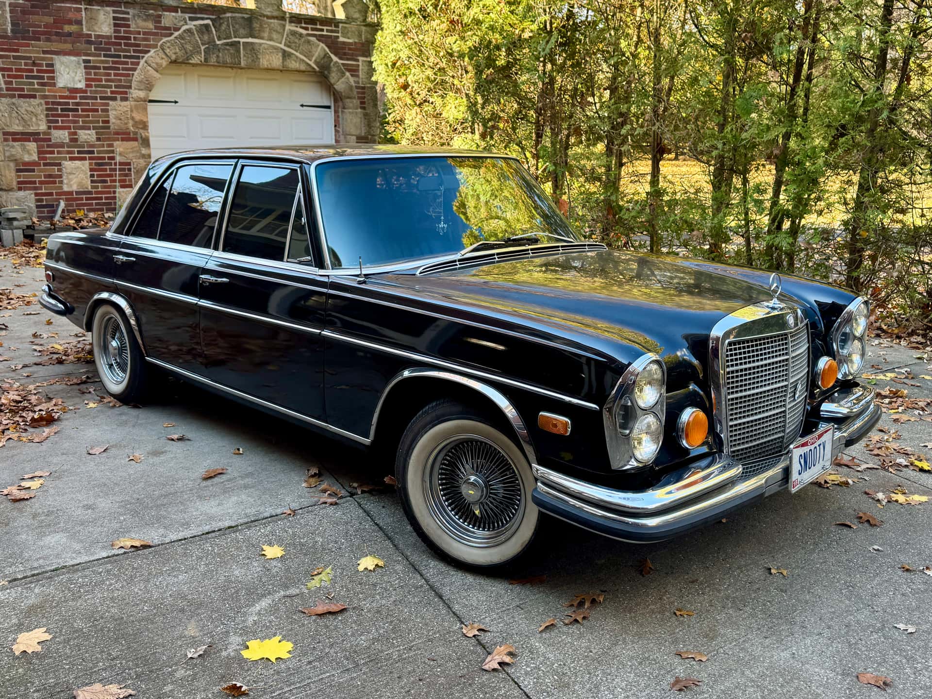 1873 Mercedes-Benz 280SE sold for $15,500