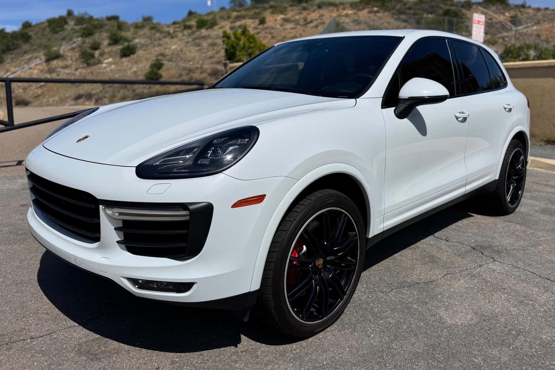 2015 Porsche Cayenne sold for $29,936