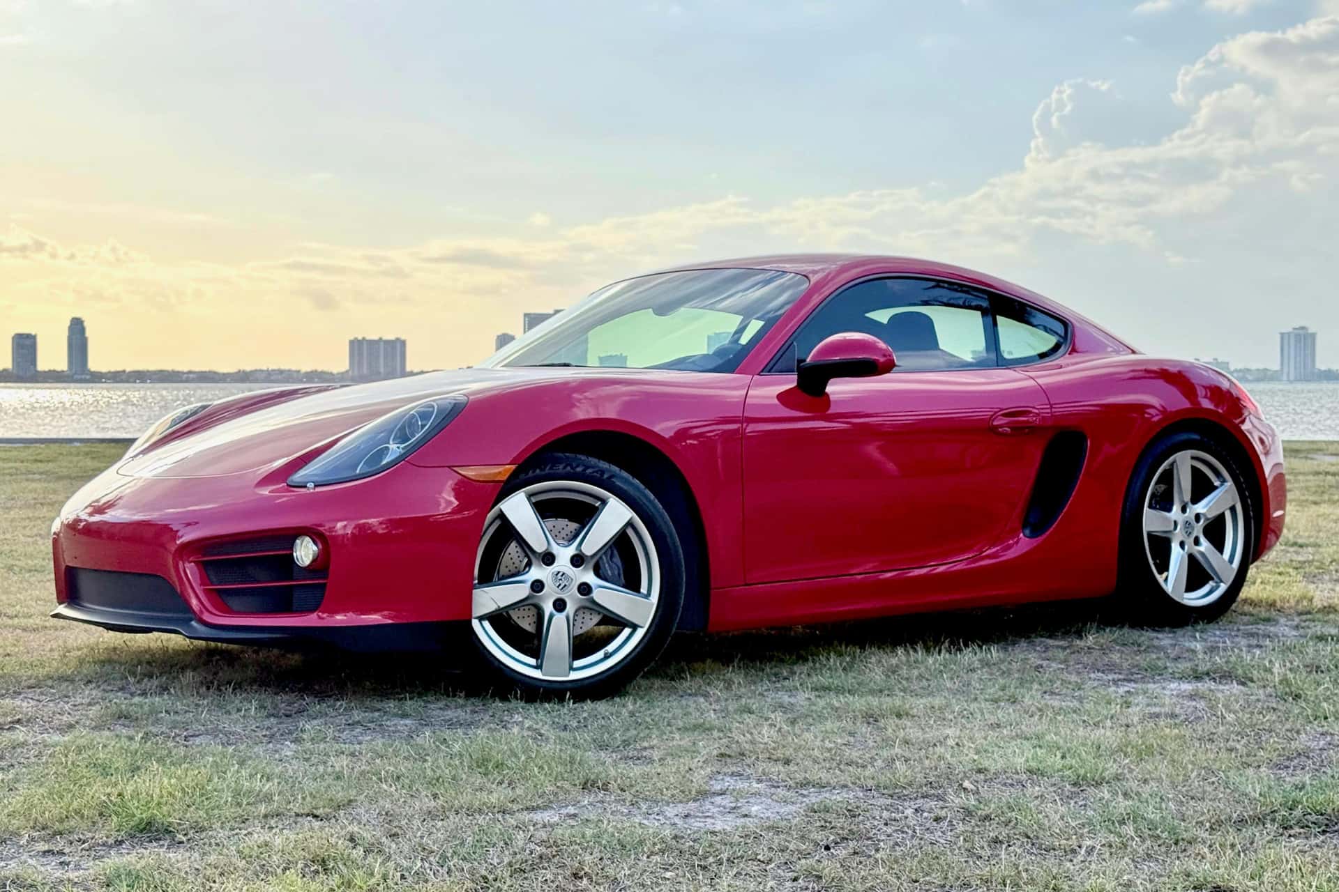 2014 Porsche 981 Cayman sold for $28,981