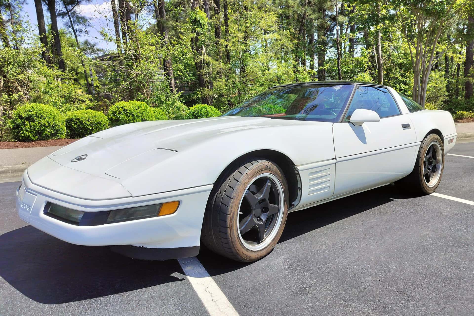 1992 Chevrolet C4 Corvette sold for $7,400