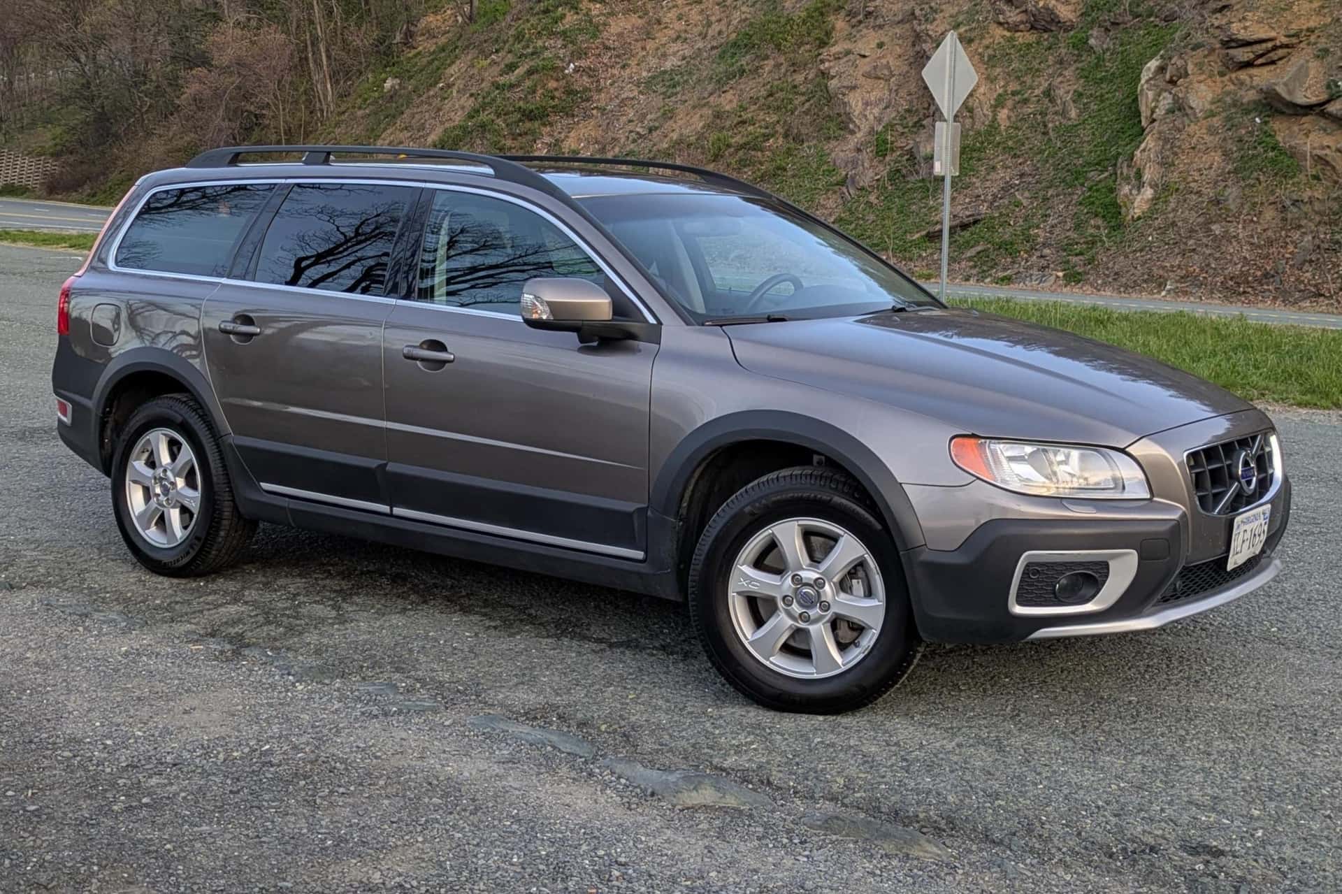 2011 Volvo XC70 sold for $7,700