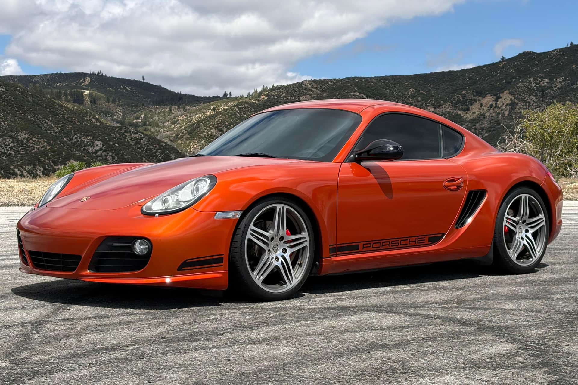 2009 Porsche 987 Cayman sold for $36,250
