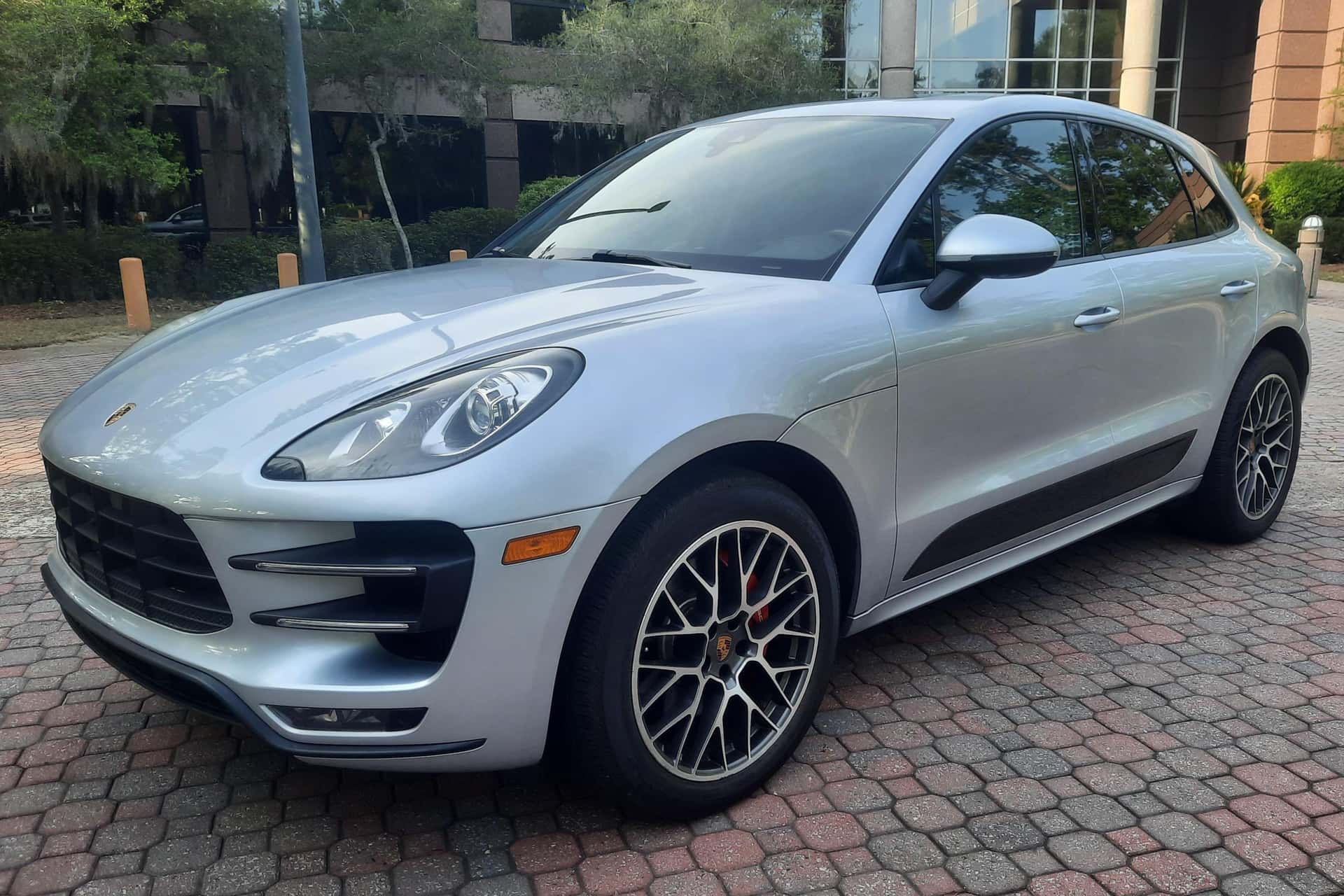 2015 Porsche Macan sold for $15,250
