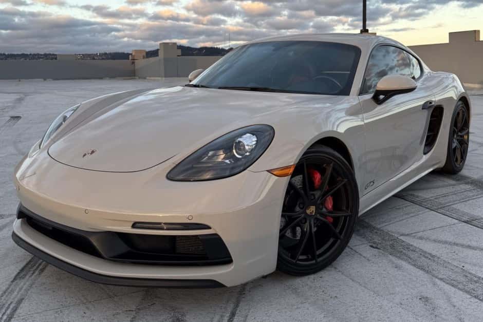 2018 Porsche 982 718 Cayman sold for $43,500