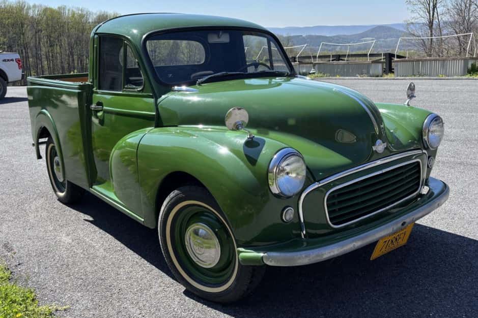 1959 Morris Minor sold for $8,600