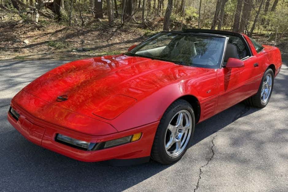 1994 Chevrolet Corvette C4 Coupe (1992-1996) sold for $12,500