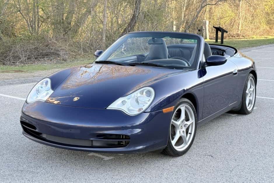 2003 Porsche 996 911 Carrera sold for $21,500