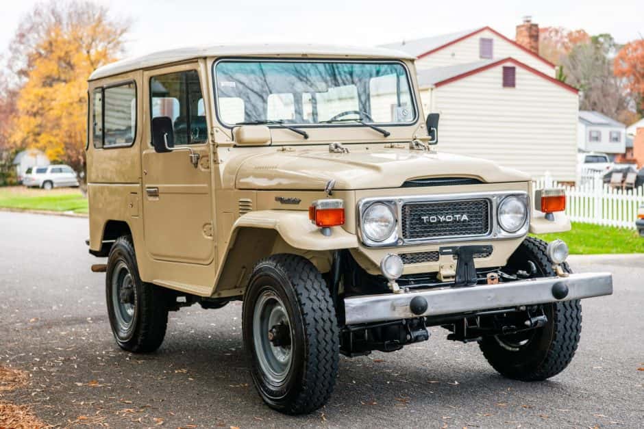 1983 Toyota Land Cruiser FJ40 sold for $16,250
