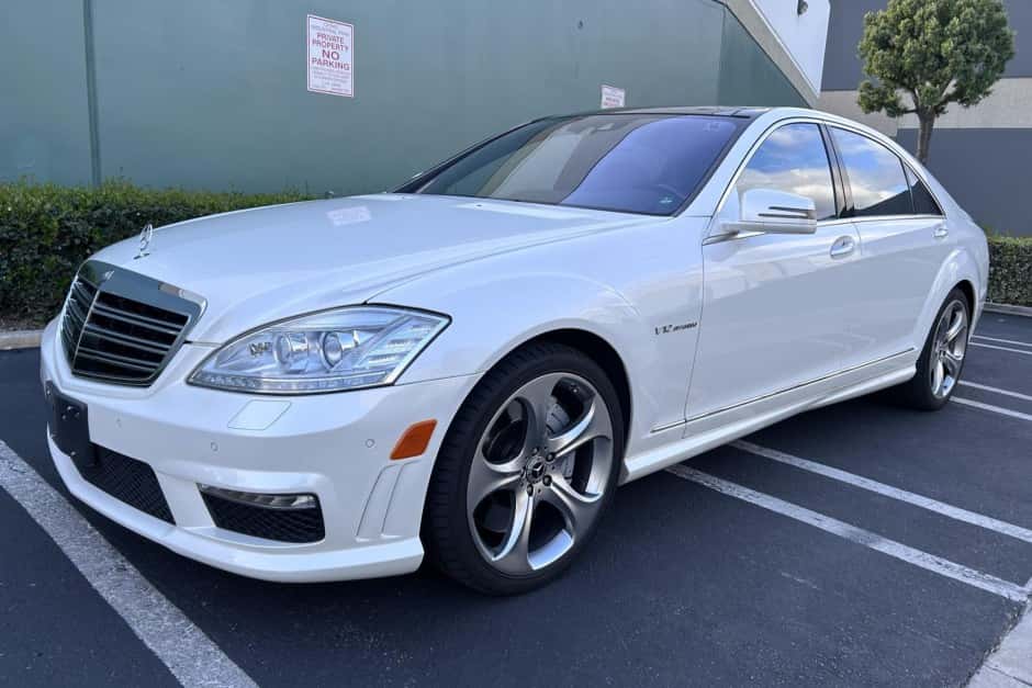 2012 Mercedes-Benz W221 S-Class sold for $37,000