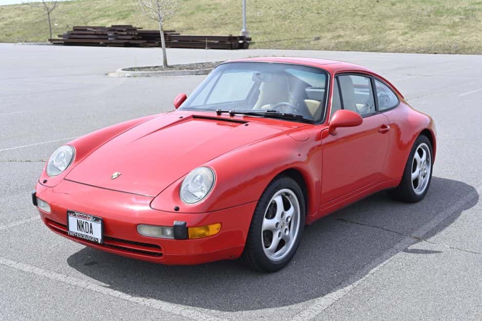 1995 Porsche 993 911 Carrera sold for $69,000