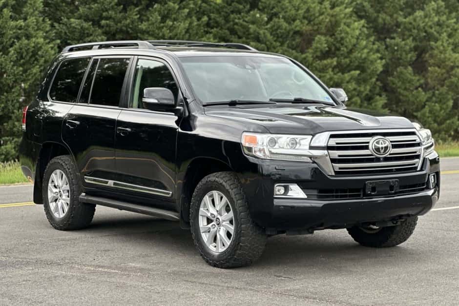 2017 Toyota Land Cruiser 200-Series sold for $42,750
