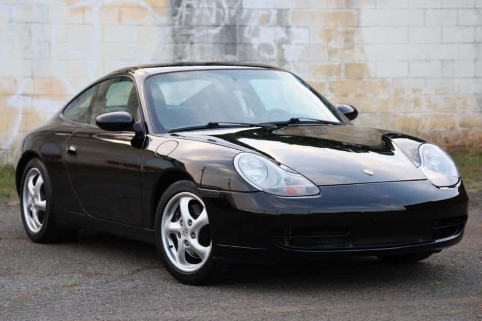 1999 Porsche 996 911 Carrera sold for $41,250