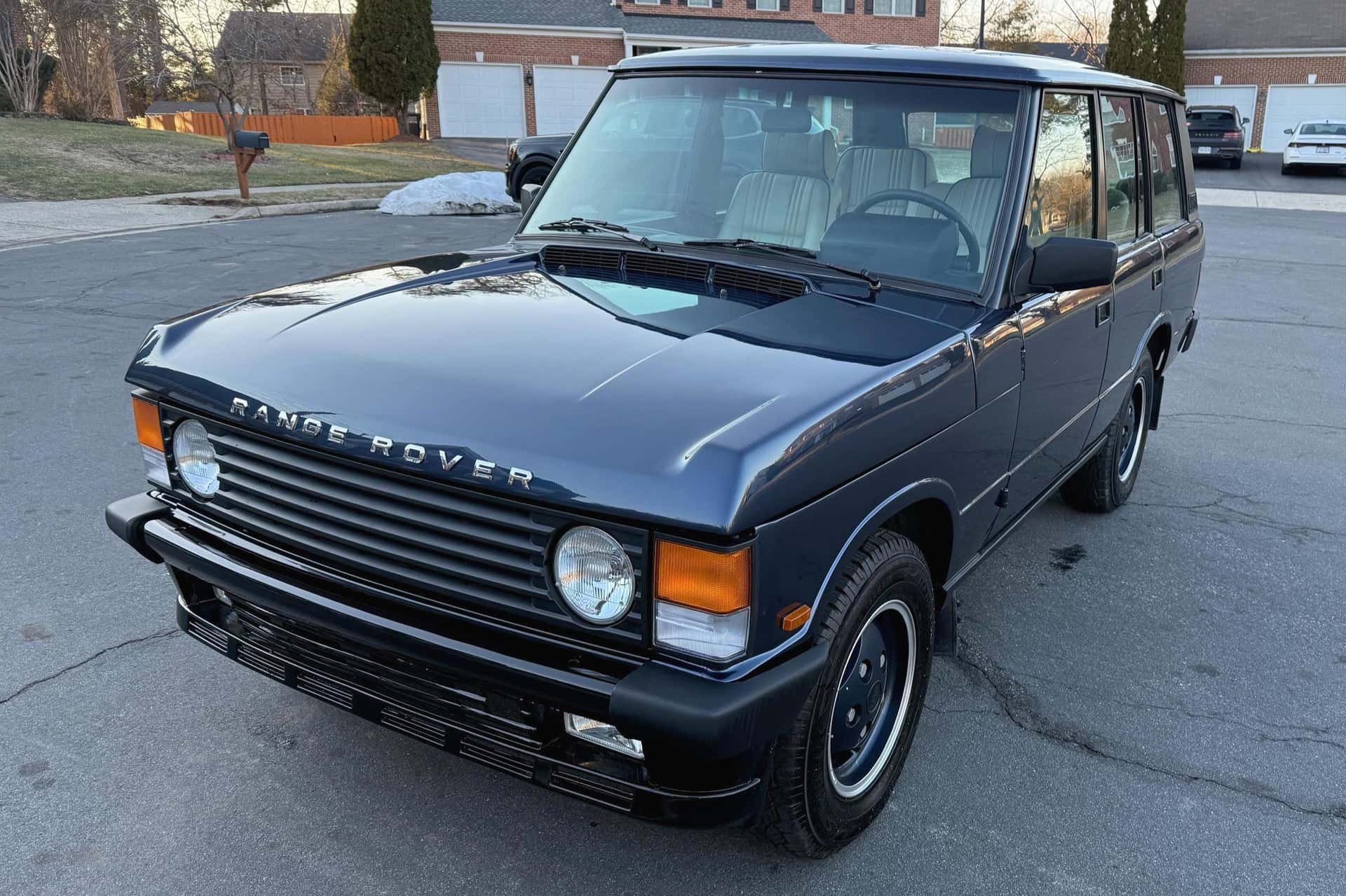 1987 Land Rover Range Rover sold for $16,800