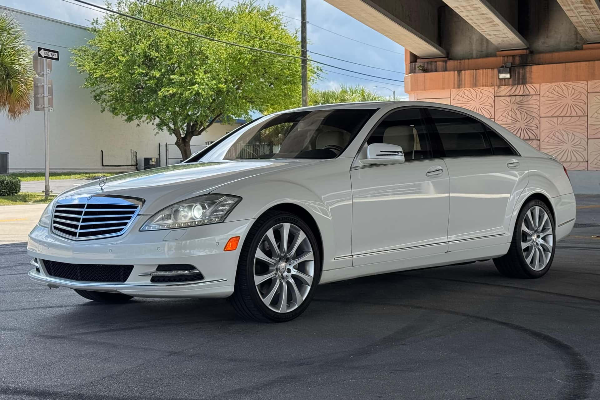 2013 Mercedes-Benz S-Class sold for $10,500