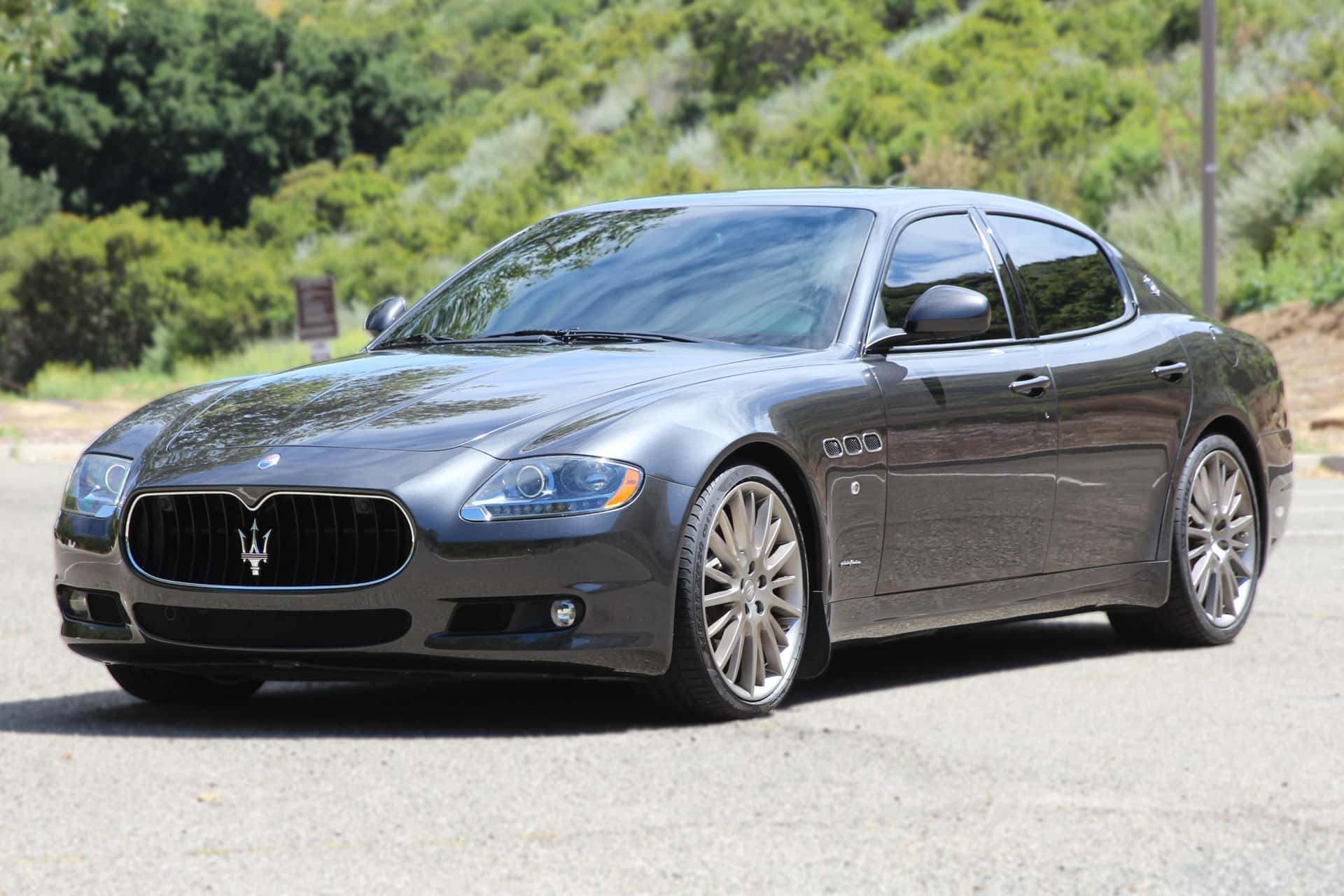 2010 Maserati Quattroporte sold for $20,000