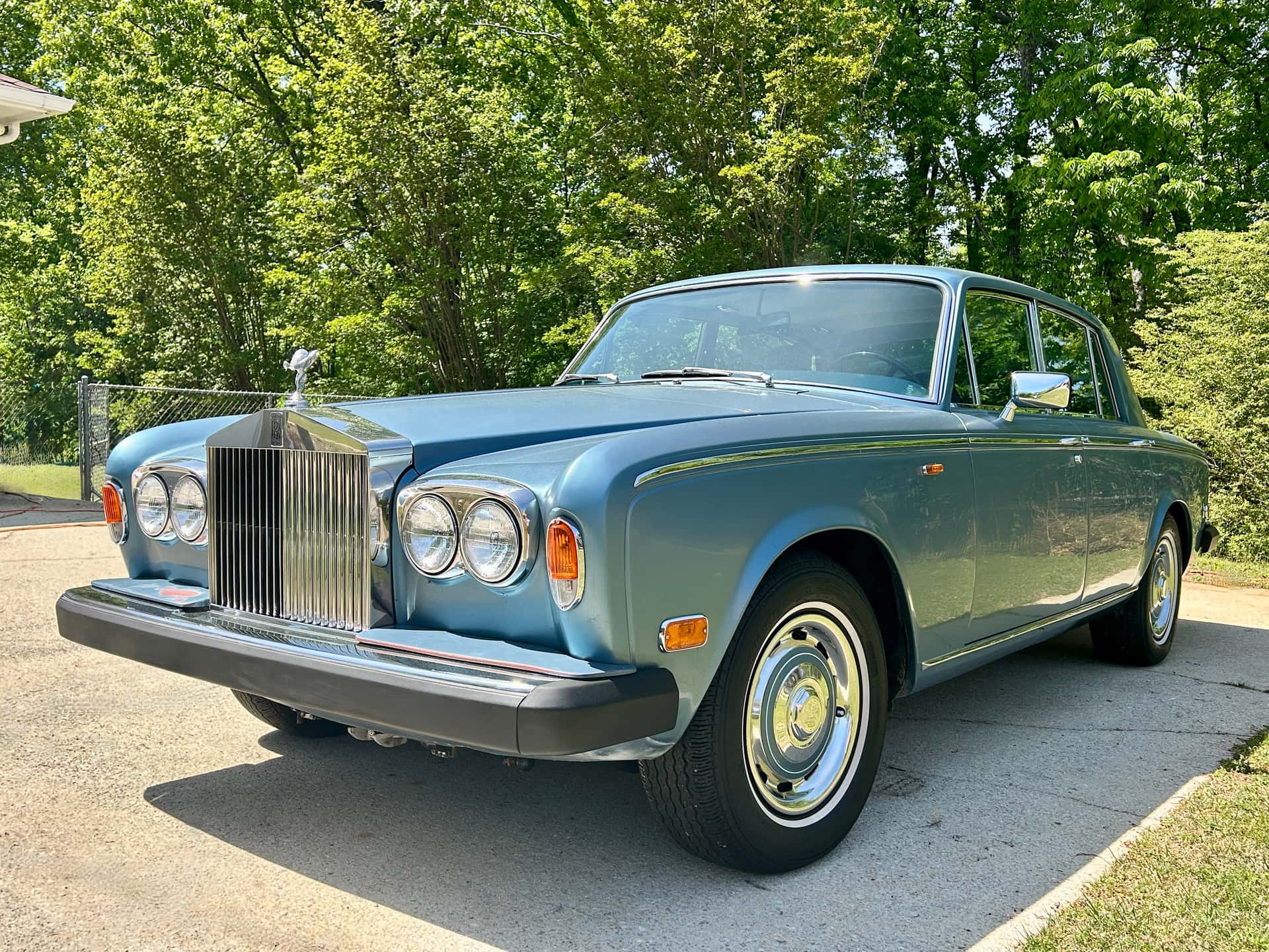 1974 Rolls-Royce Silver Shadow sold for $7,750