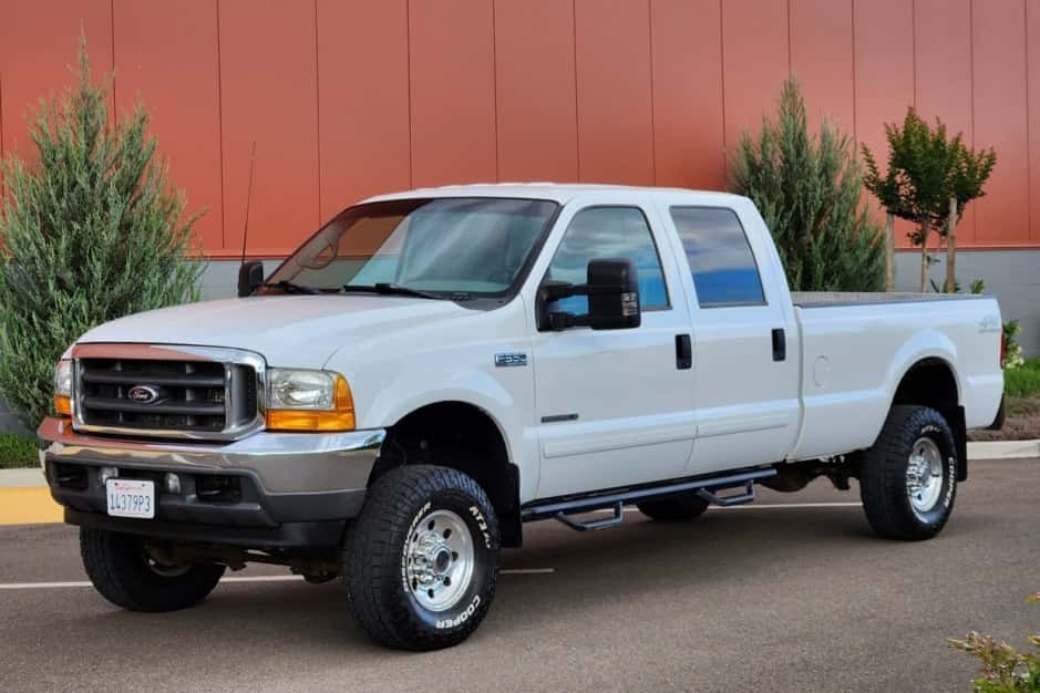 2001 Ford Super Duty 1999-2007 sold for $25,000