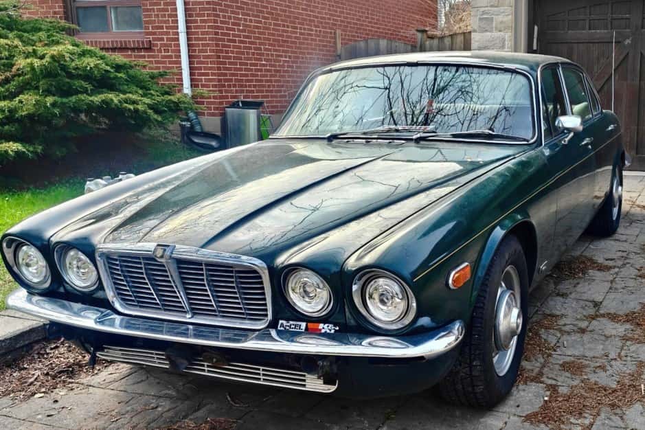 1976 Jaguar XJ Series 2 (1974-1979) sold for $1,400