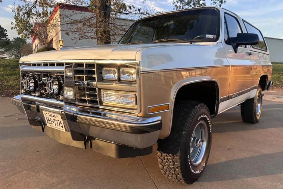 1990 Chevrolet K5 Blazer 1973-1991 sold for $31,000