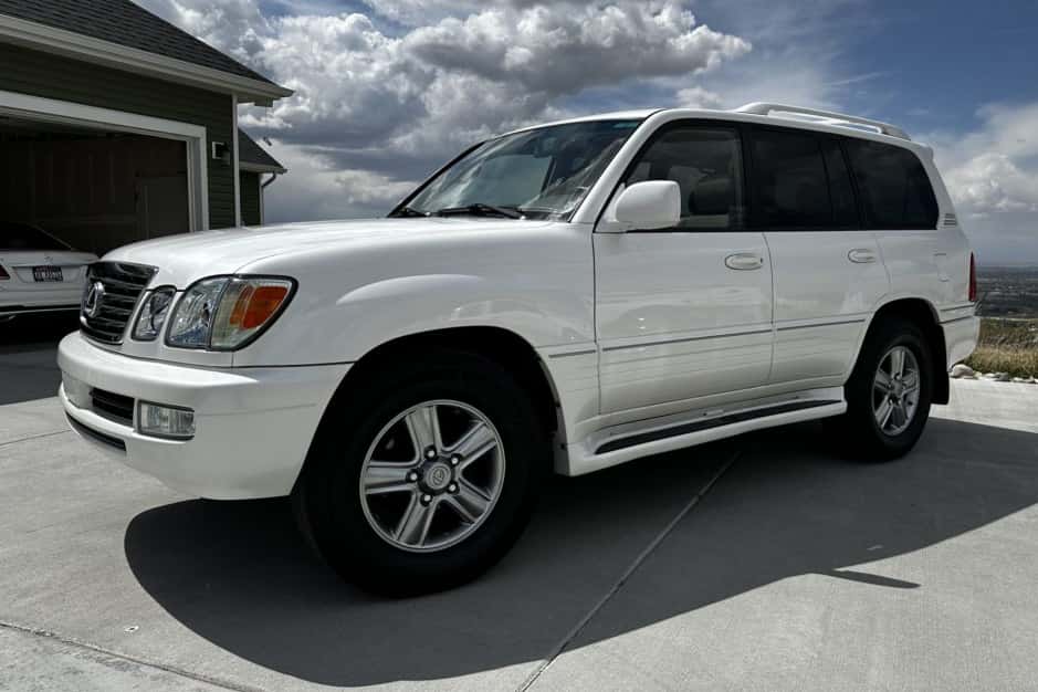 2006 Lexus LX470 sold for $30,500