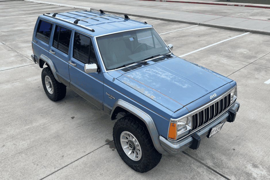 1991 Jeep XJ Cherokee sold for $8,100