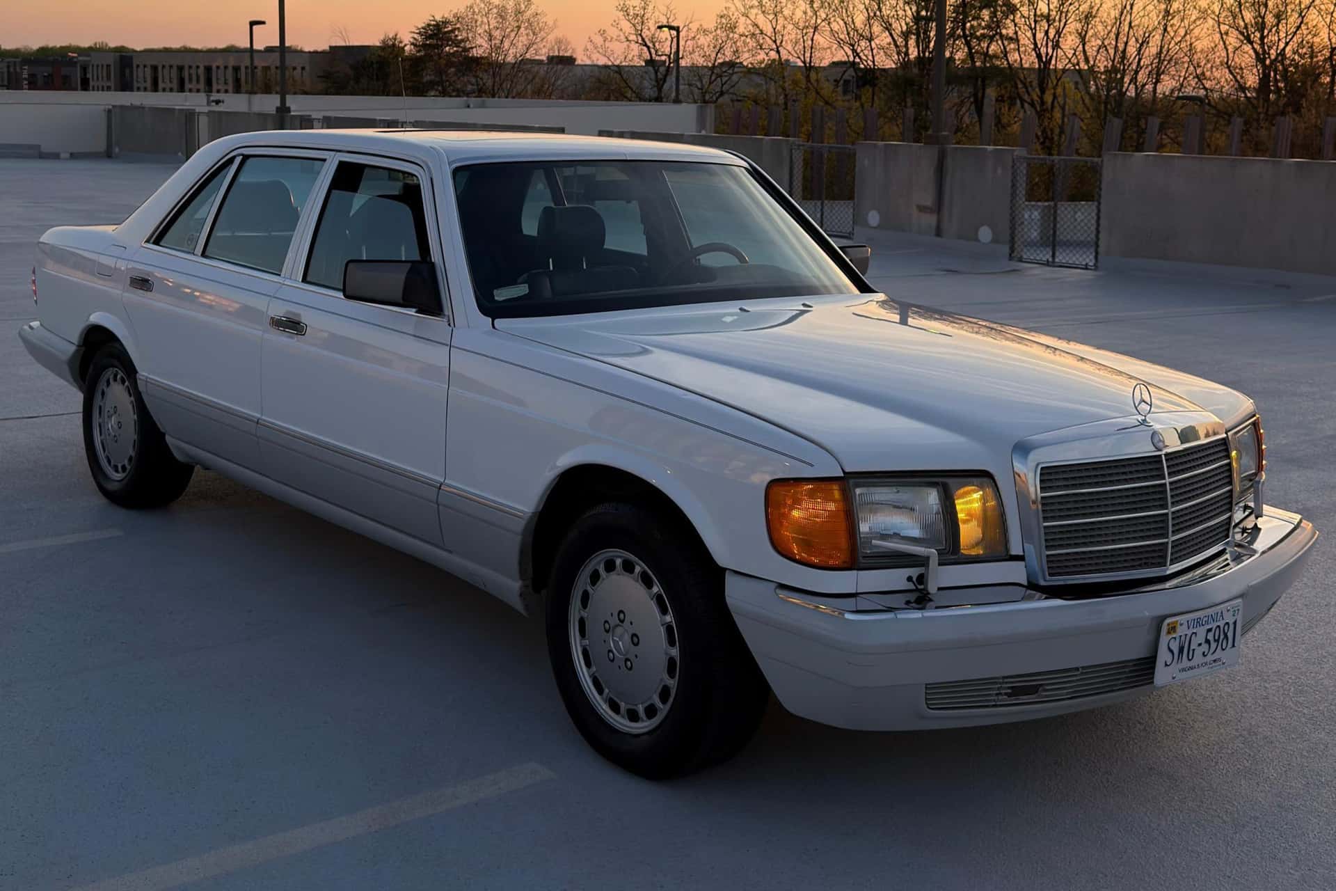 1991 Mercedes-Benz S-Class sold for $5,355