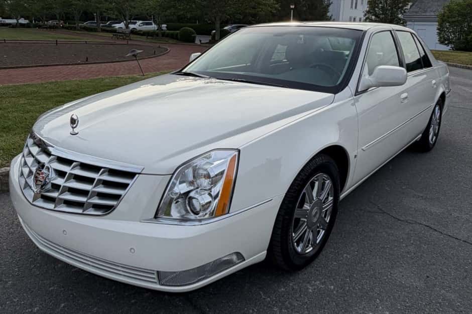 2008 Cadillac DTS sold for $22,500