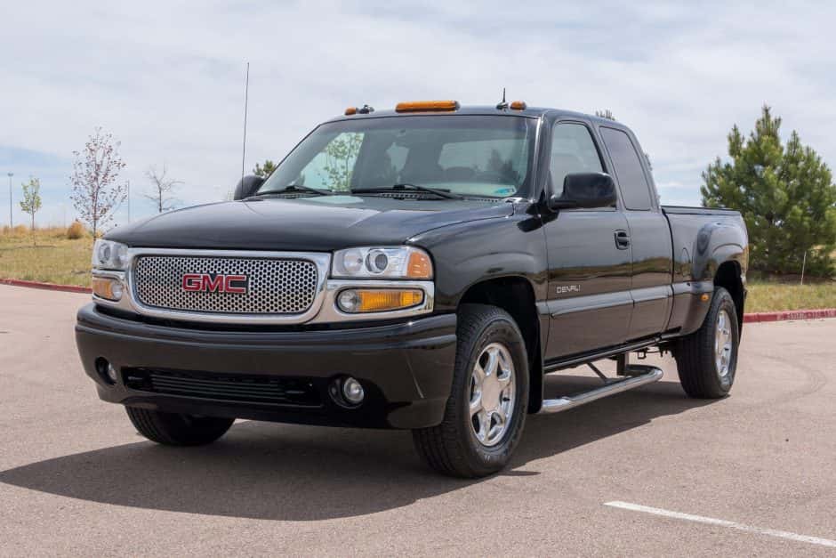 2003 GMC Sierra (GMT800 1999-2007) sold for $28,000