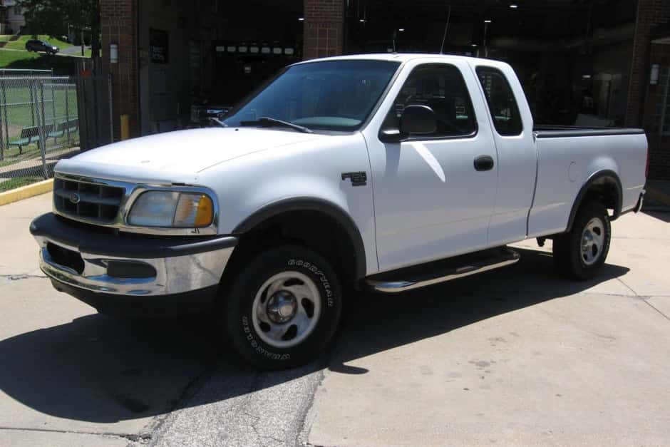 1998 Ford F-150 (1997-2004) sold for $7,808