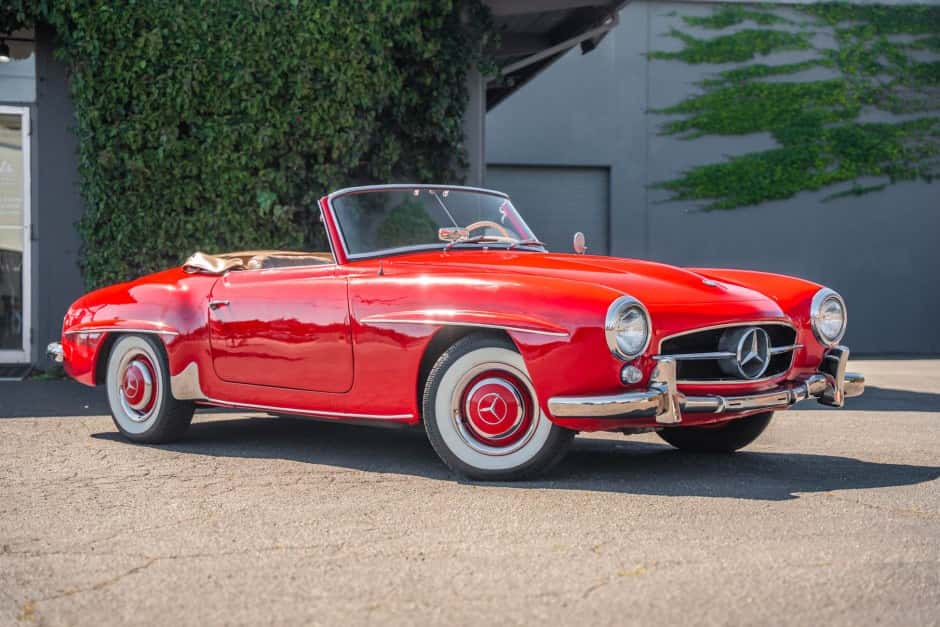 1956 Mercedes-Benz 190SL sold for $82,000