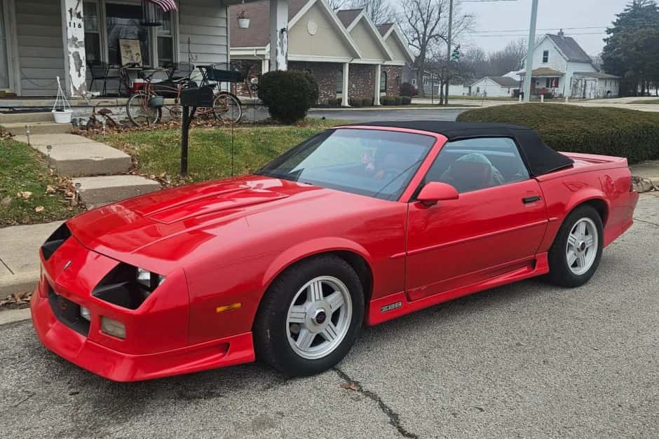 1991 Chevrolet Camaro (3rd Generation – 1982-1992) sold for $10,000