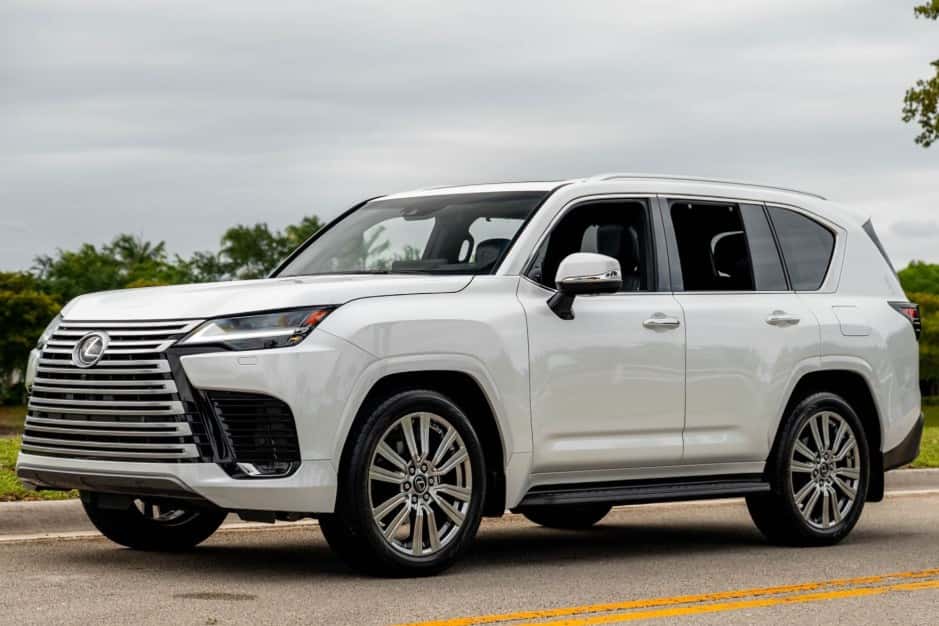2023 Lexus LX (J310) sold for $104,000