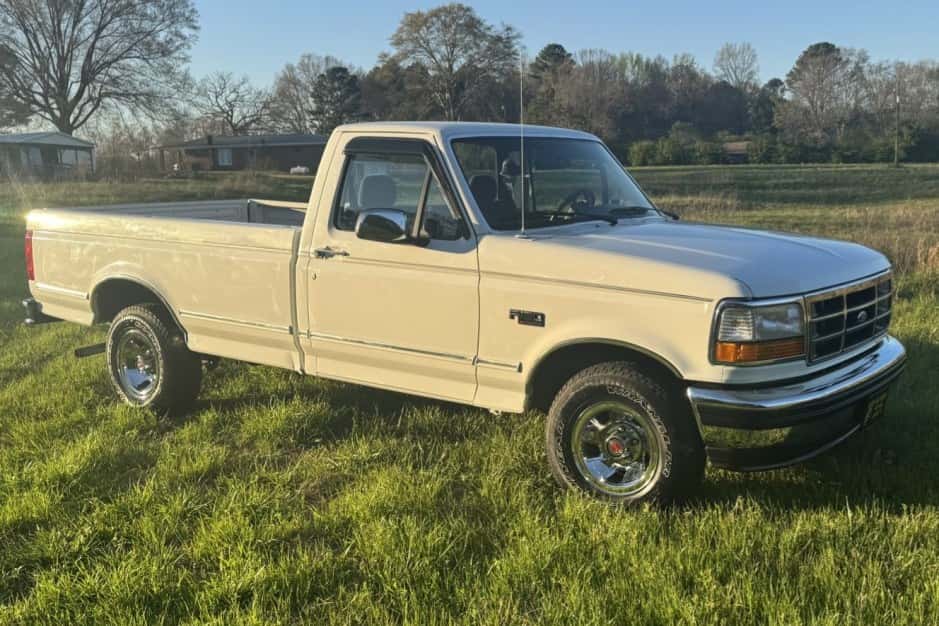 1994 Ford F-Series 1992-1997 sold for $21,000