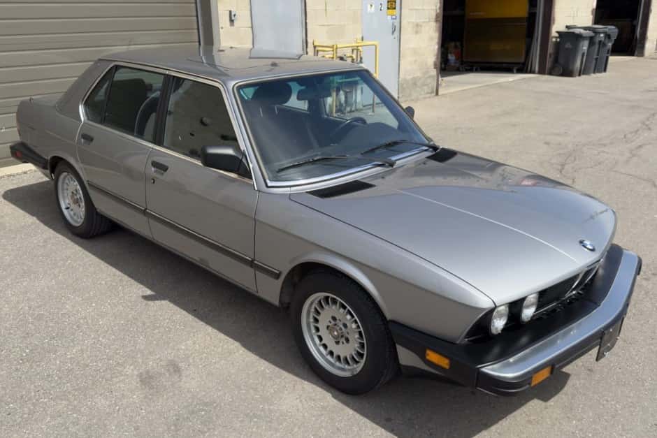 1988 BMW E28 5-Series sold for $22,000