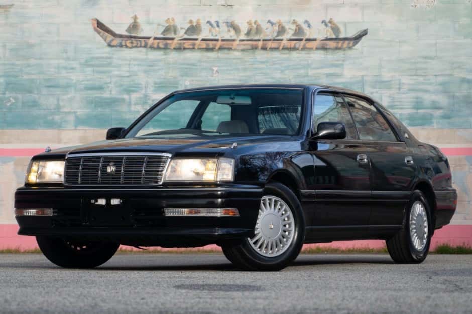 1995 Toyota Crown sold for $8,100