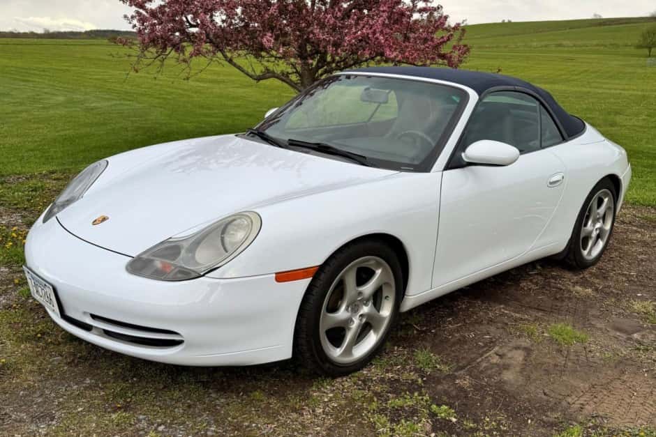 1999 Porsche 996 911 Carrera sold for $19,750
