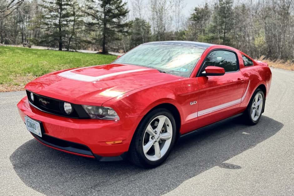 2012 Ford Mustang S197 2005-2014 sold for $25,551