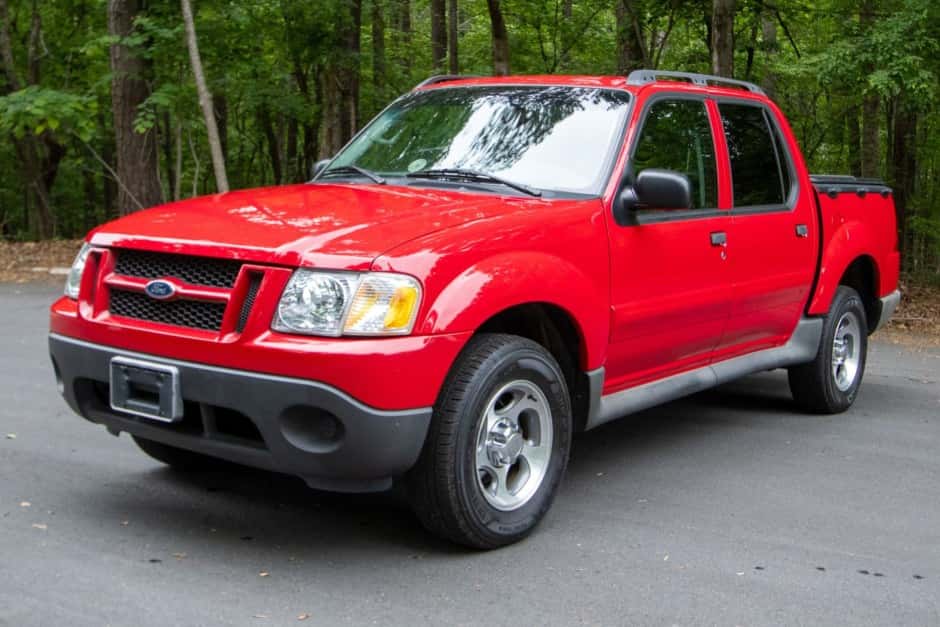 2005 Ford Explorer Sport Trac sold for $8,400