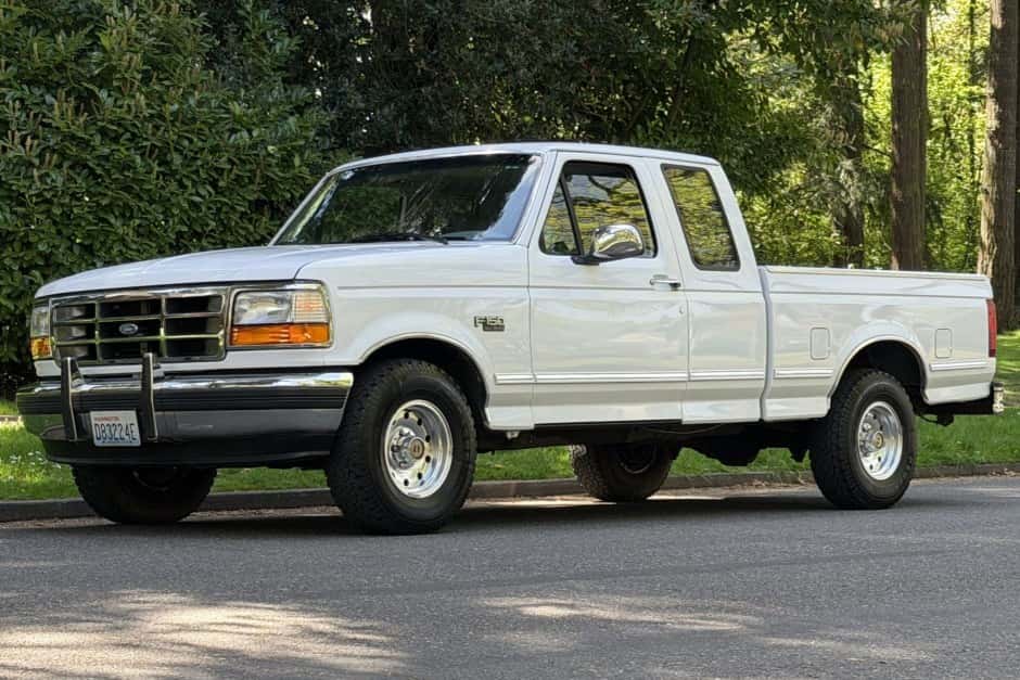 1994 Ford F-Series 1992-1997 sold for $16,500