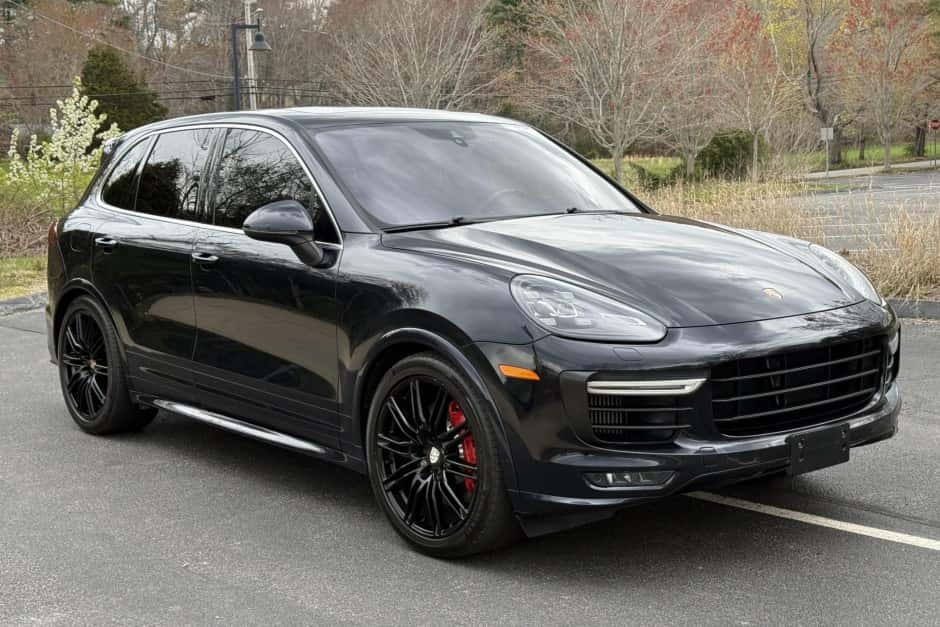 2016 Porsche 958 Cayenne (2011-2018) sold for $19,000