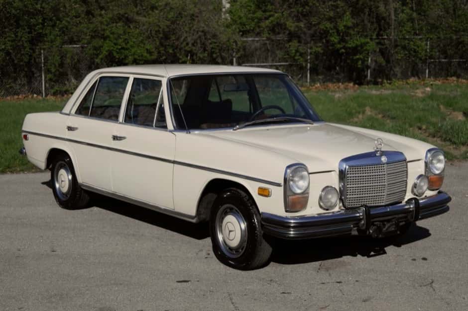1973 Mercedes-Benz W114 & W115 sold for $8,100