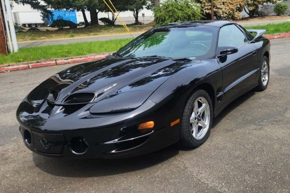 2002 Pontiac Firebird (4th Generation – 1993-2002) sold for $0