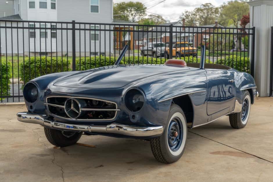 1960 Mercedes-Benz 190SL sold for $58,000