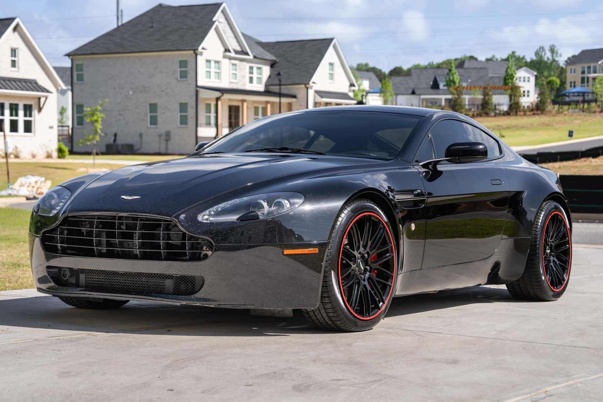 2007 Aston Martin Vantage sold for $33,300